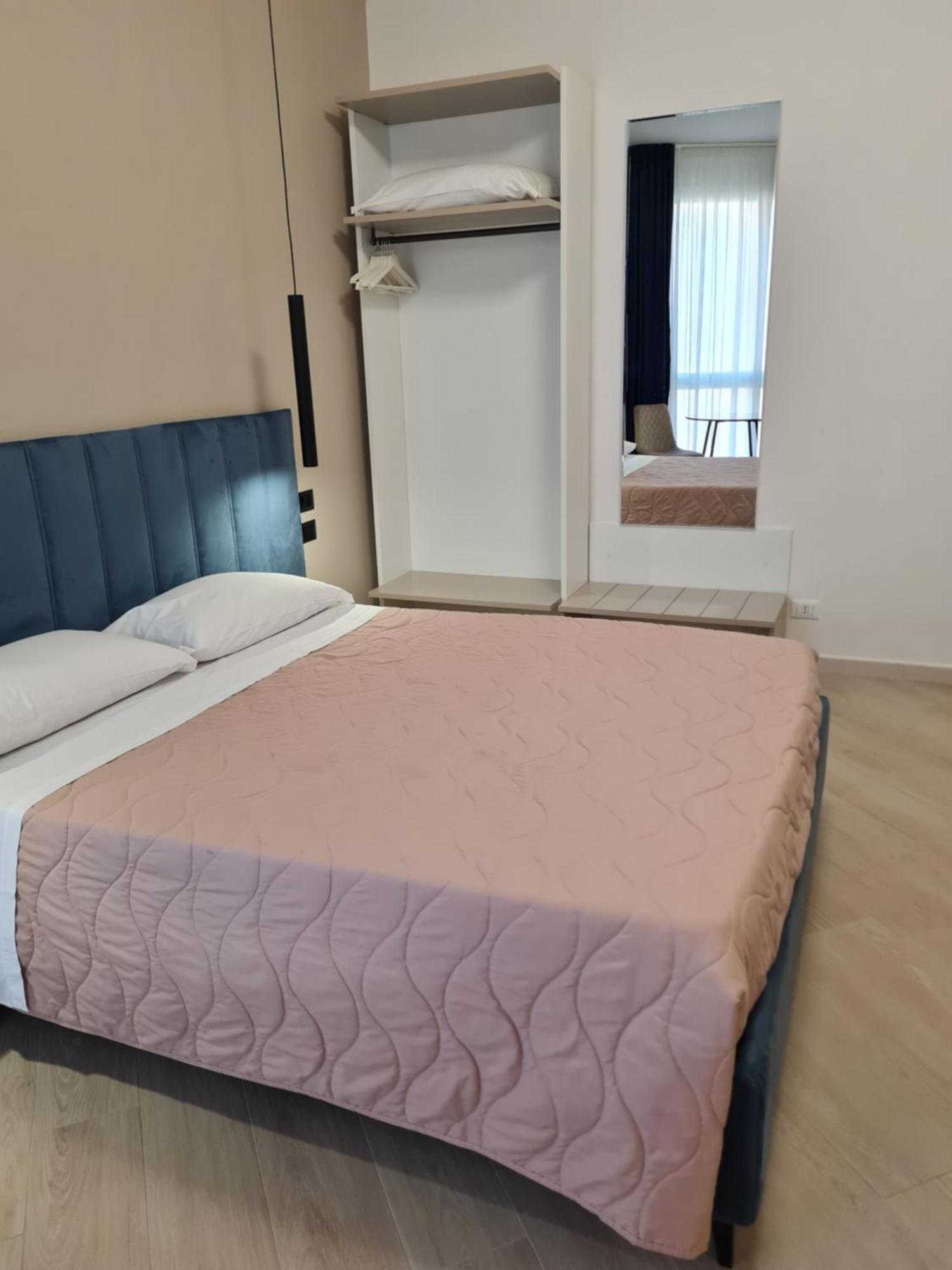 Nel Sole Business Apartment Bologna Bagian luar foto