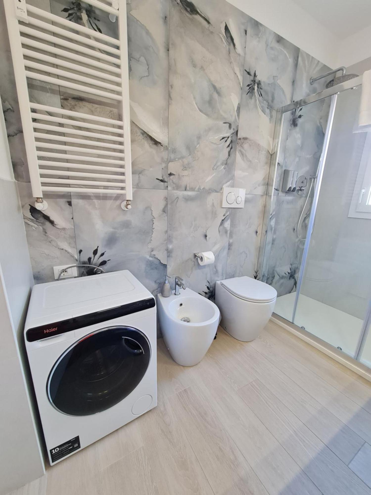 Nel Sole Business Apartment Bologna Bagian luar foto